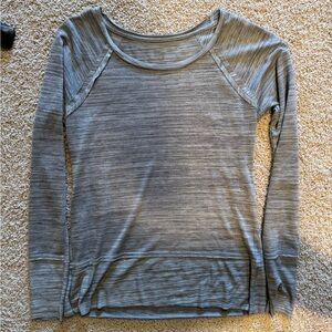 Women's Heathered Gray Athletic Long Sleeve Top